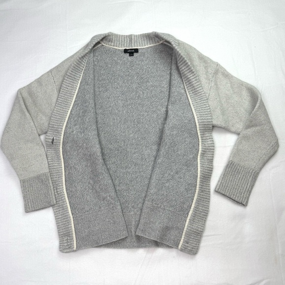 Allbirds 100% Merino wool Light Gray women’s Cardigan EUC SIZE Large - Picture 6 of 12